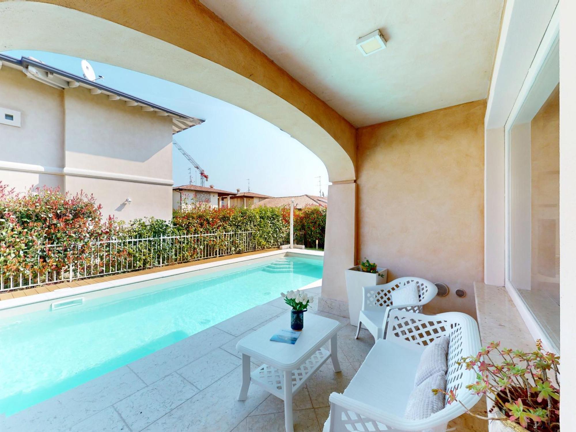 Villa Dolcevita By Bookinggardalake Manerba del Garda Exterior photo