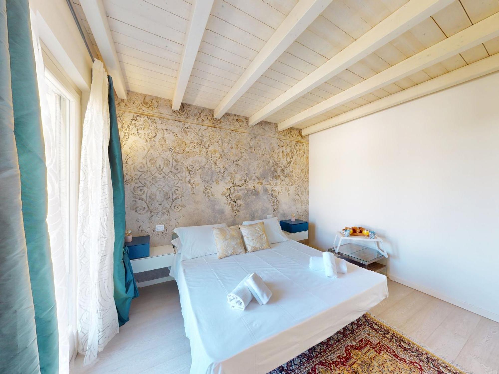 Villa Dolcevita By Bookinggardalake Manerba del Garda Exterior photo