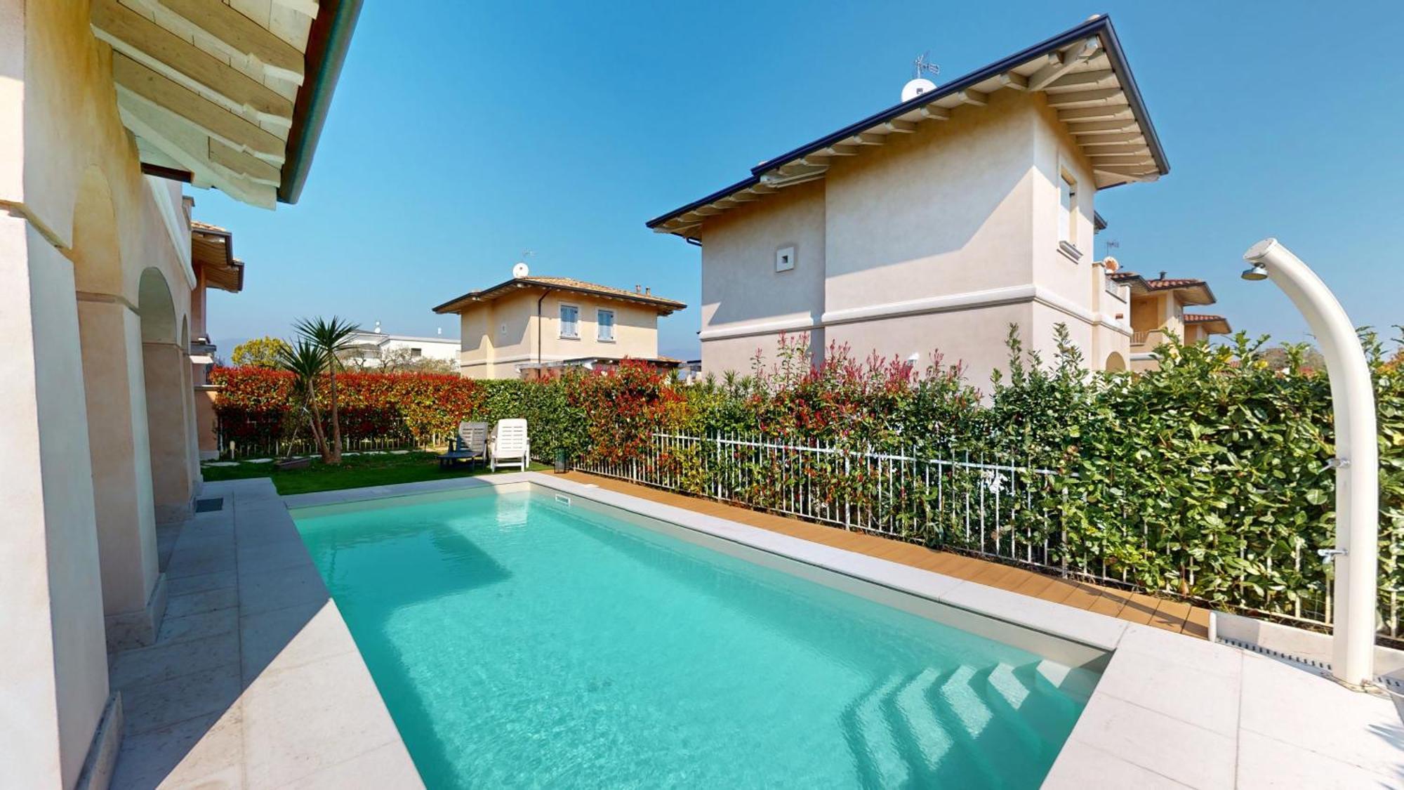 Villa Dolcevita By Bookinggardalake Manerba del Garda Exterior photo